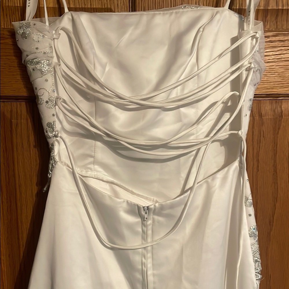 Elegant White Dress - Picture 8 of 9